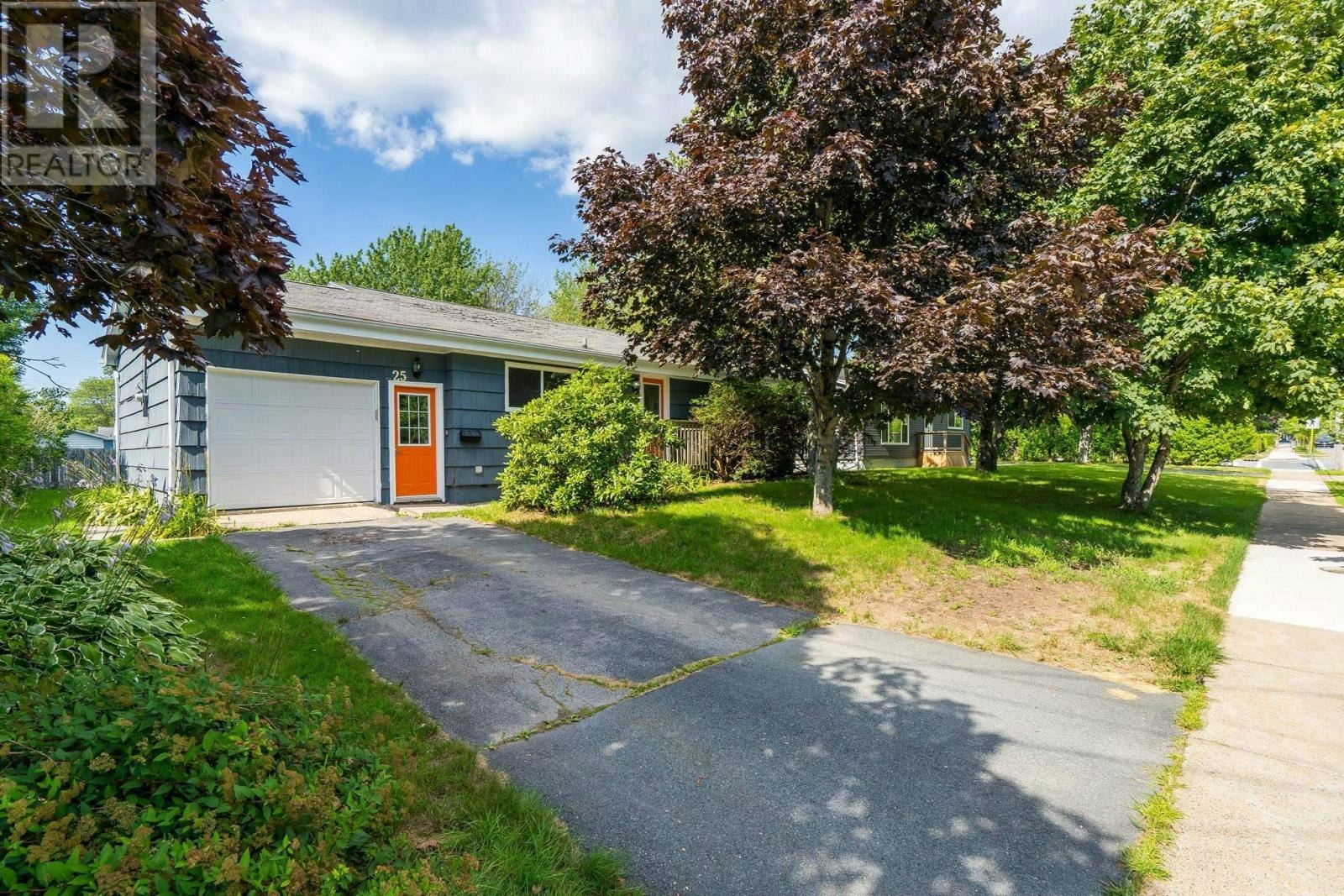 25 Dumbarton Avenue, Dartmouth, NS, B2X 1Z8