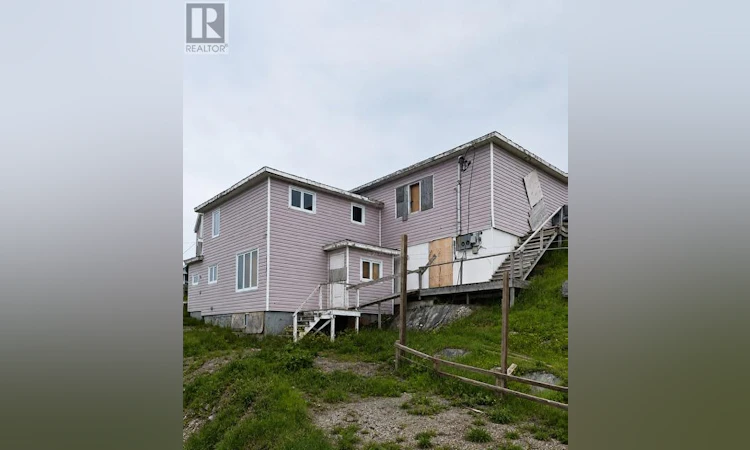 4 Lakeshore Road
