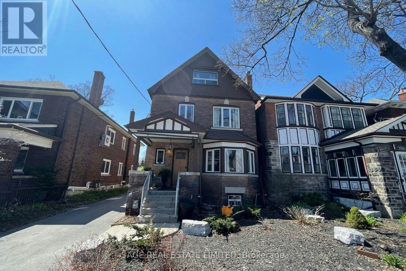 1-296 Runnymede Road, Toronto, ON, M6S 2Y6