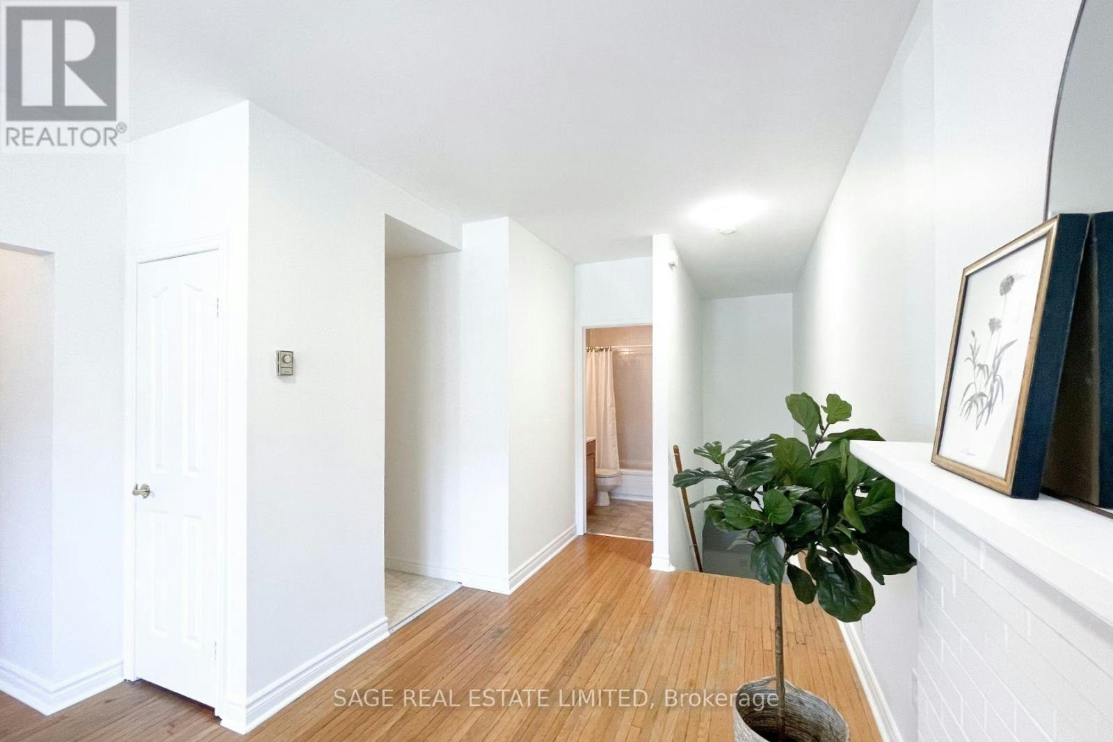 1-296 Runnymede Road, Toronto, ON, M6S 2Y6 - 11