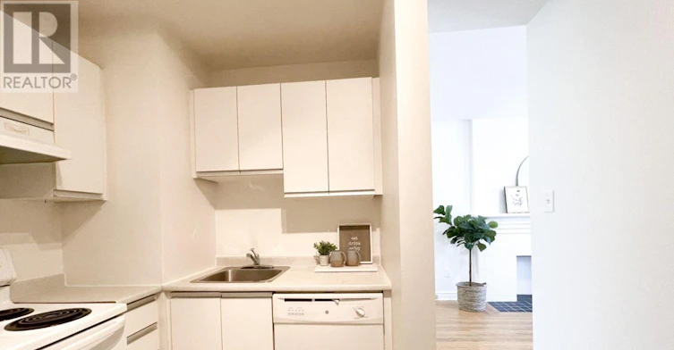 1-296 Runnymede Road, Toronto, ON, M6S 2Y6 - 13