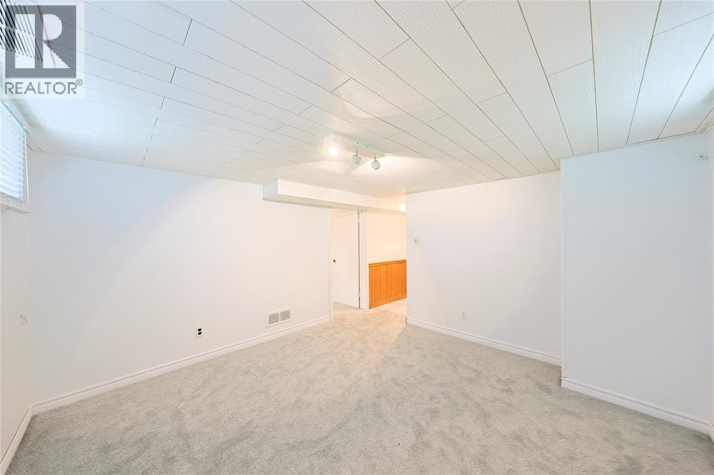 Lower-237 Essex Street, Sarnia, ON, N7T 4S3 - 9