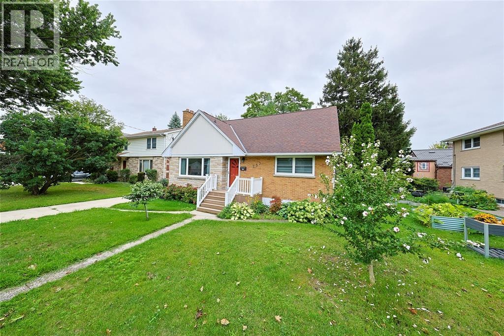Lower-237 Essex Street, Sarnia, ON, N7T 4S3 - 15