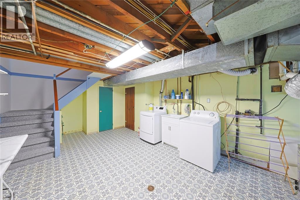 Lower-237 Essex Street, Sarnia, ON, N7T 4S3 - 12