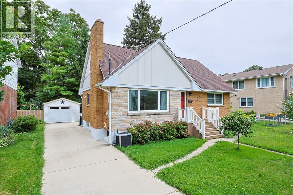 Lower-237 Essex Street, Sarnia, ON, N7T 4S3