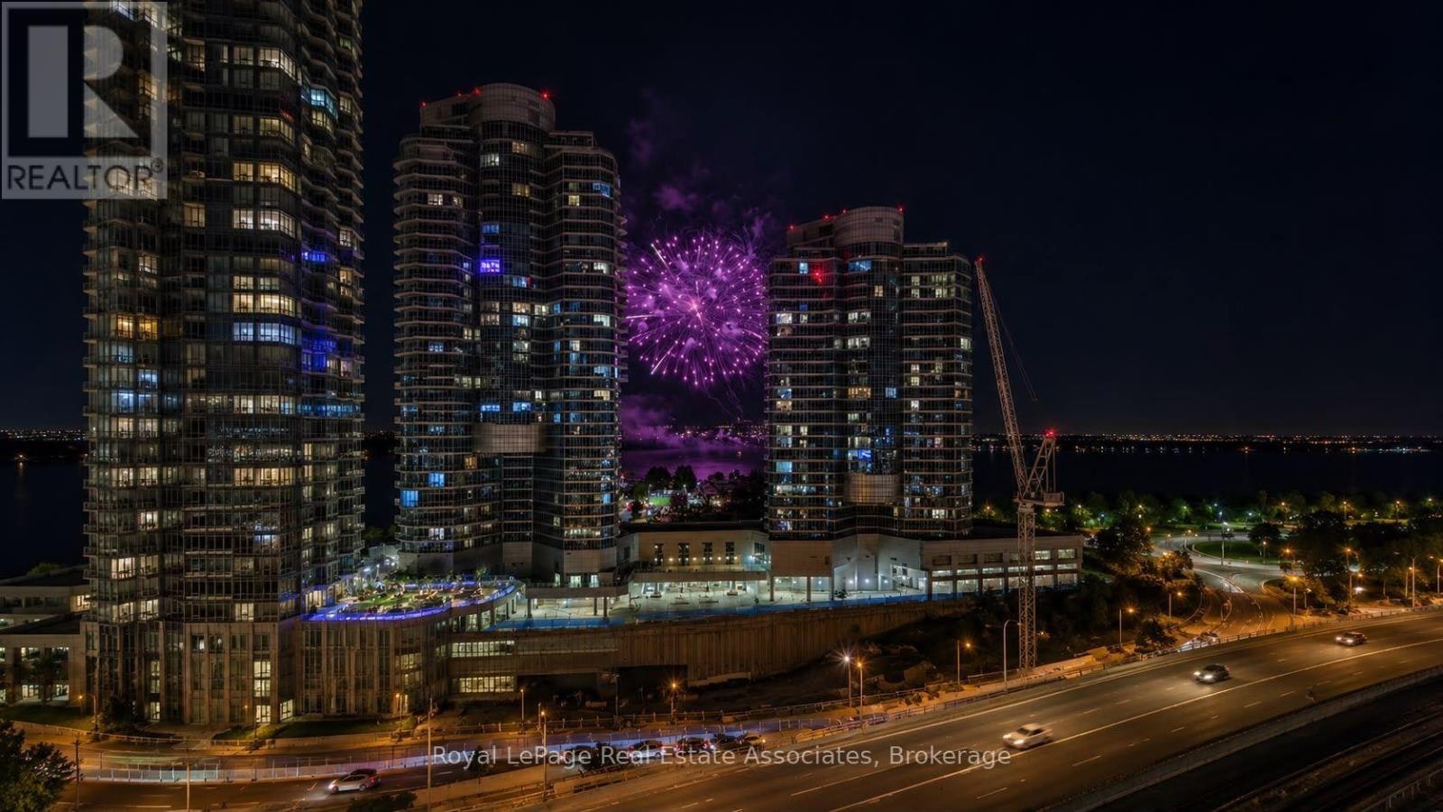 1910-19 Grand Trunk Crescent, Toronto, ON, M5J 3A3