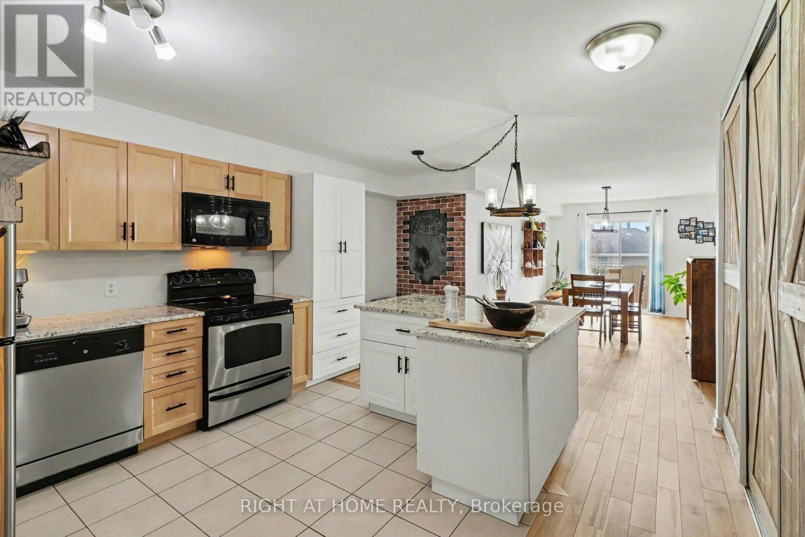 202-646 Cummings Avenue, Ottawa, ON, K1K 2K6 - 20