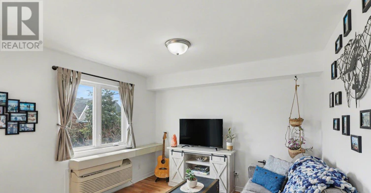 202-646 Cummings Avenue, Ottawa, ON, K1K 2K6 - 10