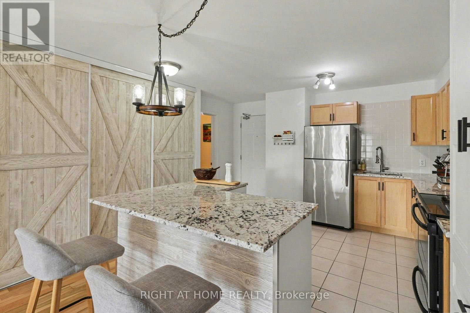 202-646 Cummings Avenue, Ottawa, ON, K1K 2K6 - 17