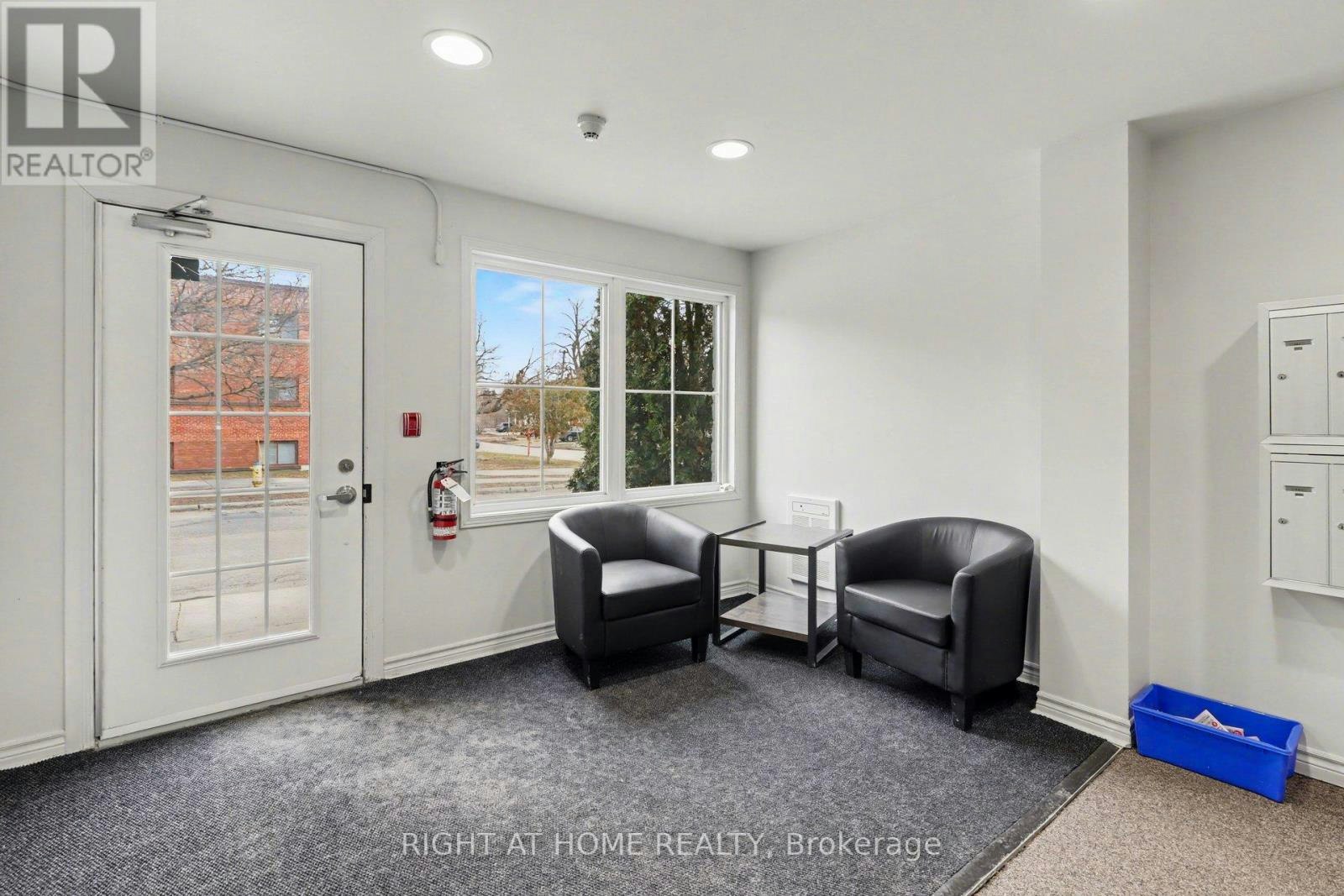202-646 Cummings Avenue, Ottawa, ON, K1K 2K6 - 5