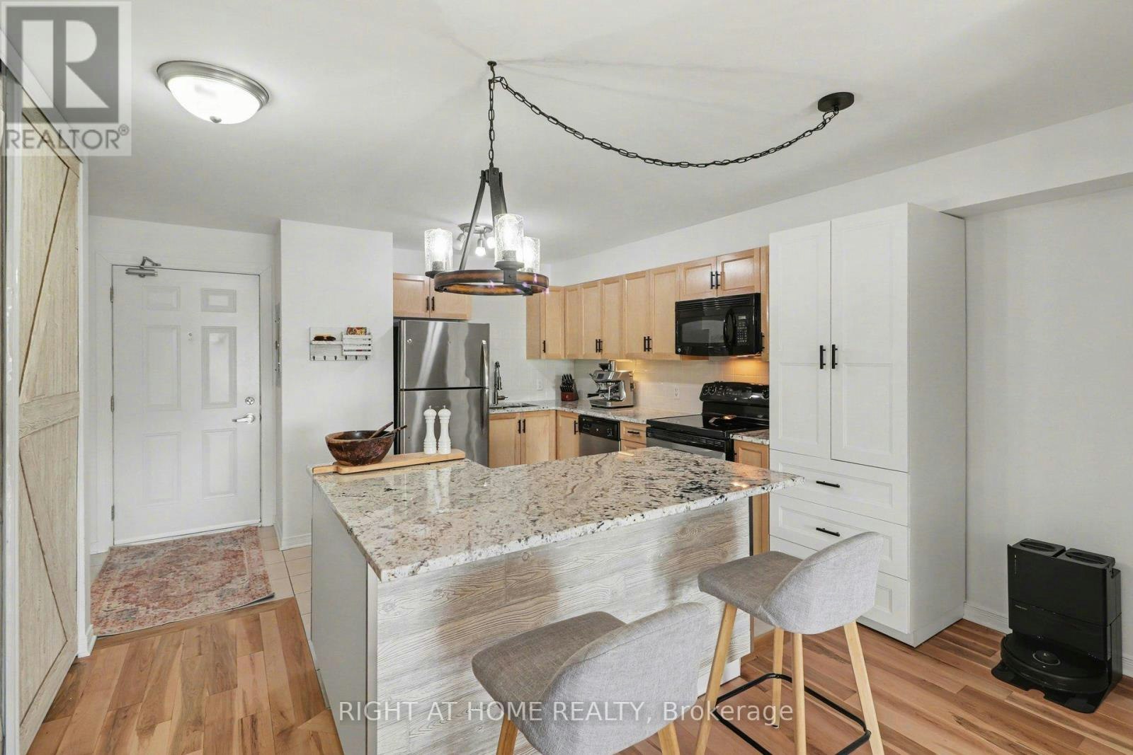 202-646 Cummings Avenue, Ottawa, ON, K1K 2K6 - 16