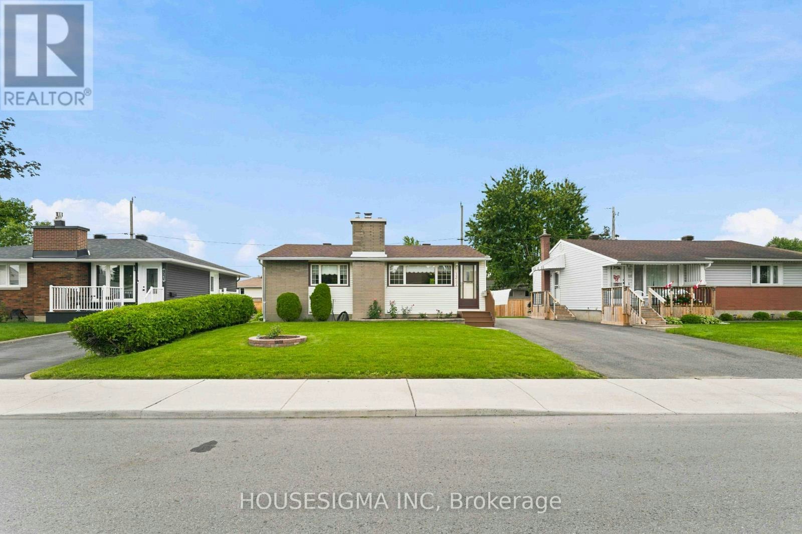 1347 Avenue R Avenue, Ottawa, ON, K1G 0C1