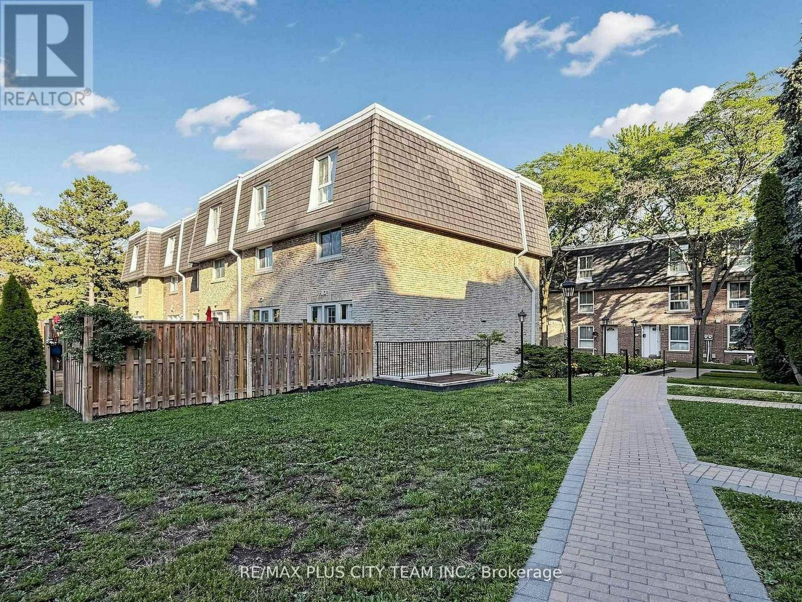 60 Tangle Briar Way, Toronto, ON, M2J 2M4 - 38