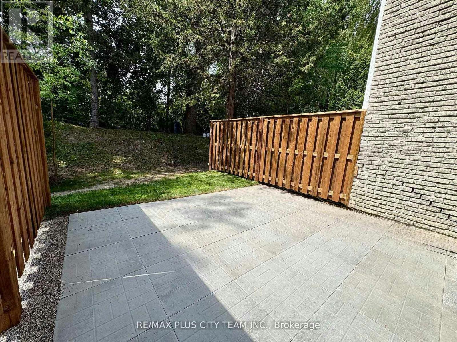 60 Tangle Briar Way, Toronto, ON, M2J 2M4 - 33