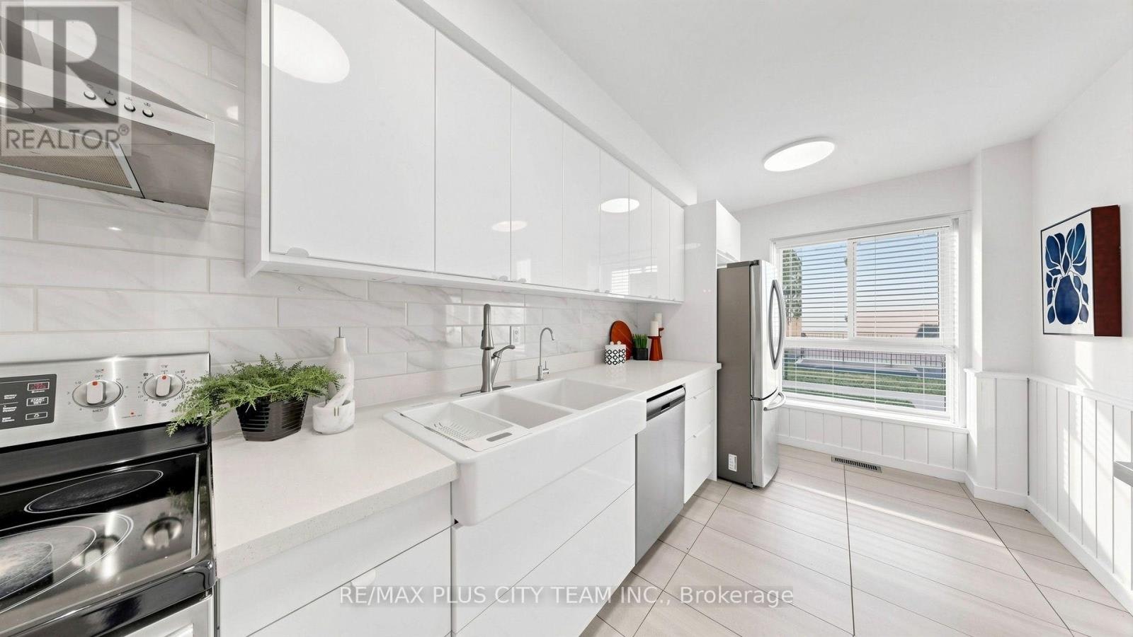 60 Tangle Briar Way, Toronto, ON, M2J 2M4 - 10
