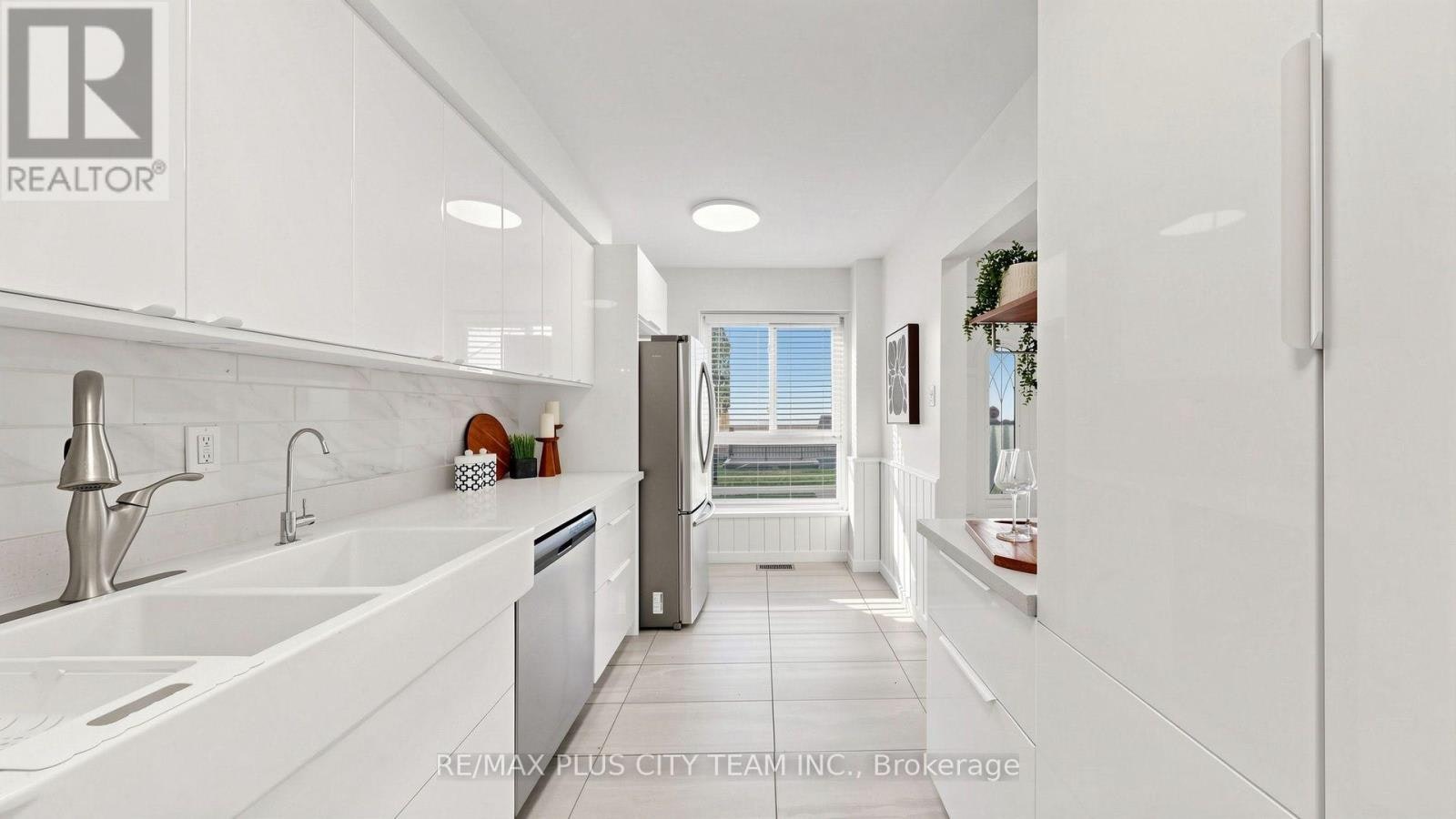 60 Tangle Briar Way, Toronto, ON, M2J 2M4 - 9