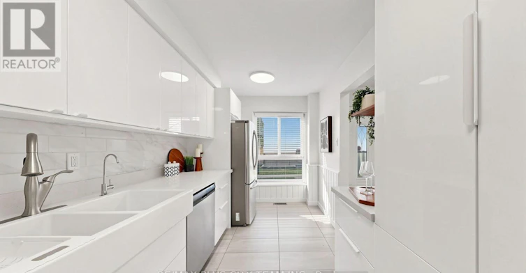 60 Tangle Briar Way, Toronto, ON, M2J 2M4 - 9