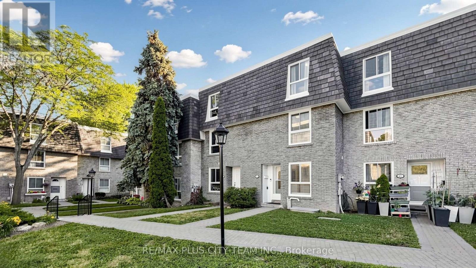 60 Tangle Briar Way, Toronto, ON, M2J 2M4 - 39