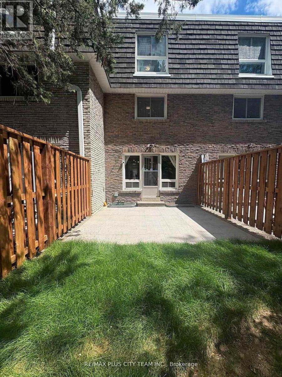 60 Tangle Briar Way, Toronto, ON, M2J 2M4 - 35