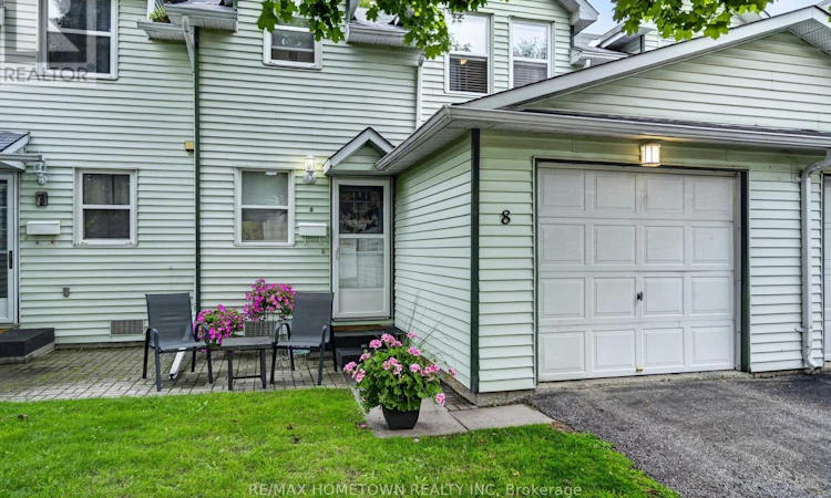 8-27 Aldershot Avenue