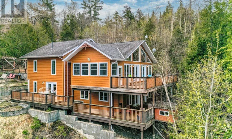 14 Evergreen Lane