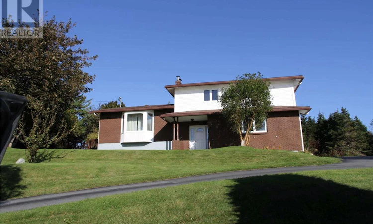 1 Howlett's Avenue
