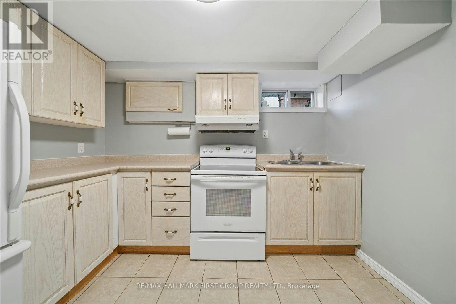 531 Harmony Road S, Oshawa, ON, L1H 6V4 - 8