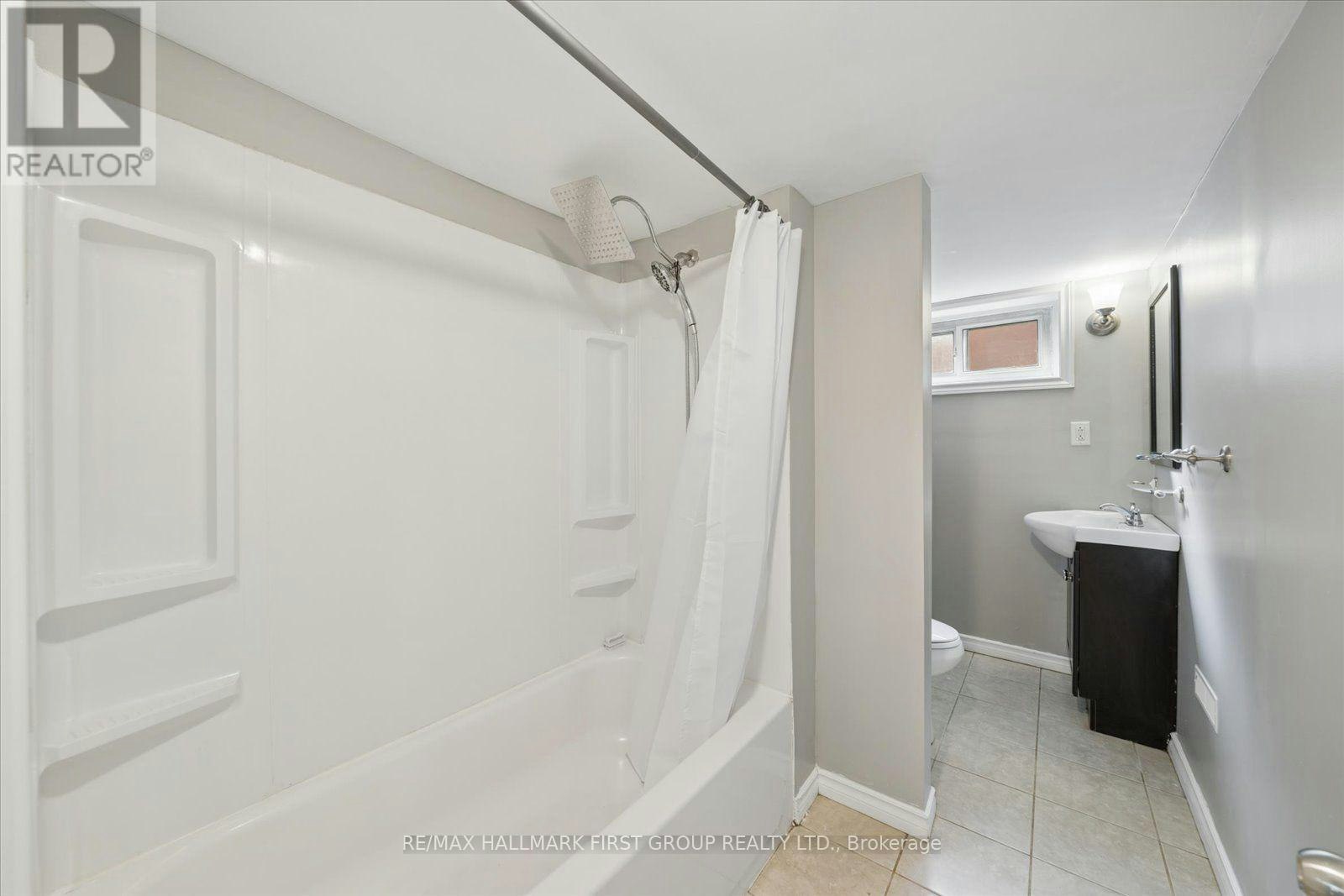 531 Harmony Road S, Oshawa, ON, L1H 6V4 - 11