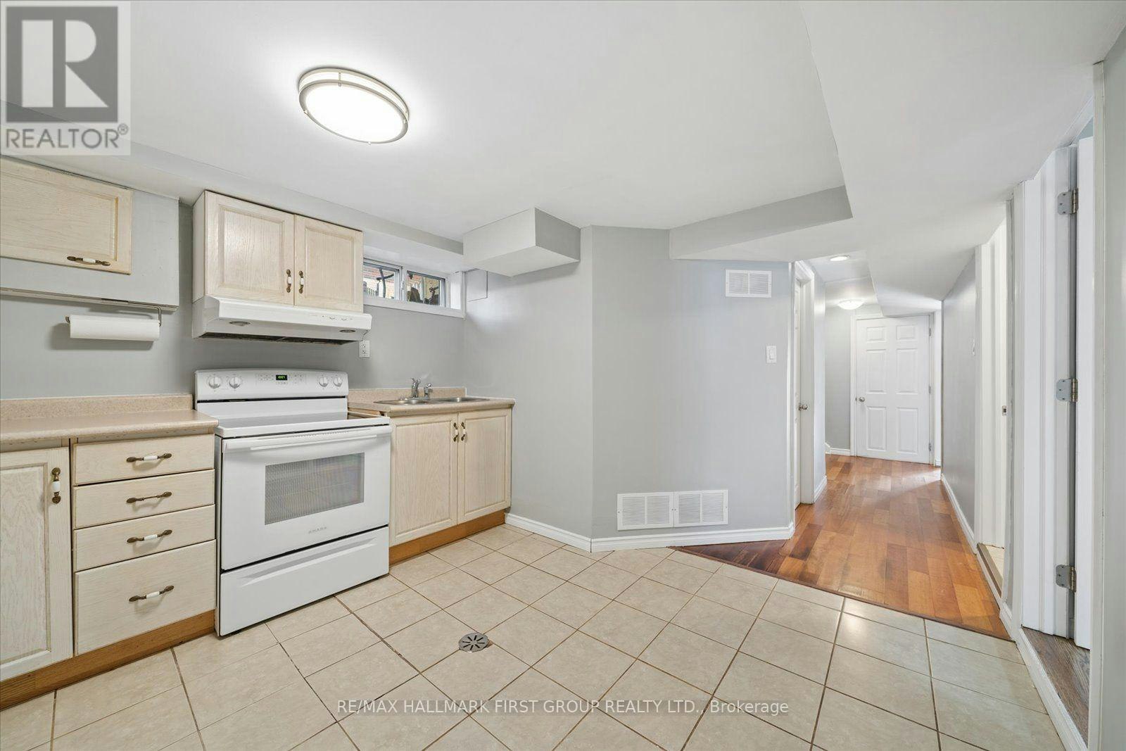 531 Harmony Road S, Oshawa, ON, L1H 6V4 - 9