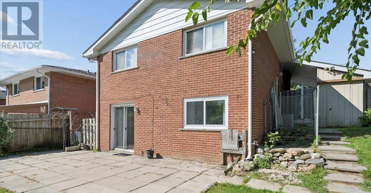 531 Harmony Road S, Oshawa, ON, L1H 6V4 - 2