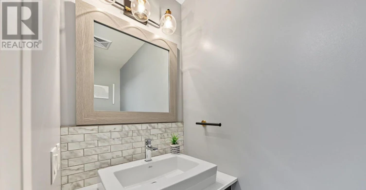 117-4800 7 Highway, Vaughan, ON, L4L 1H8 - 4