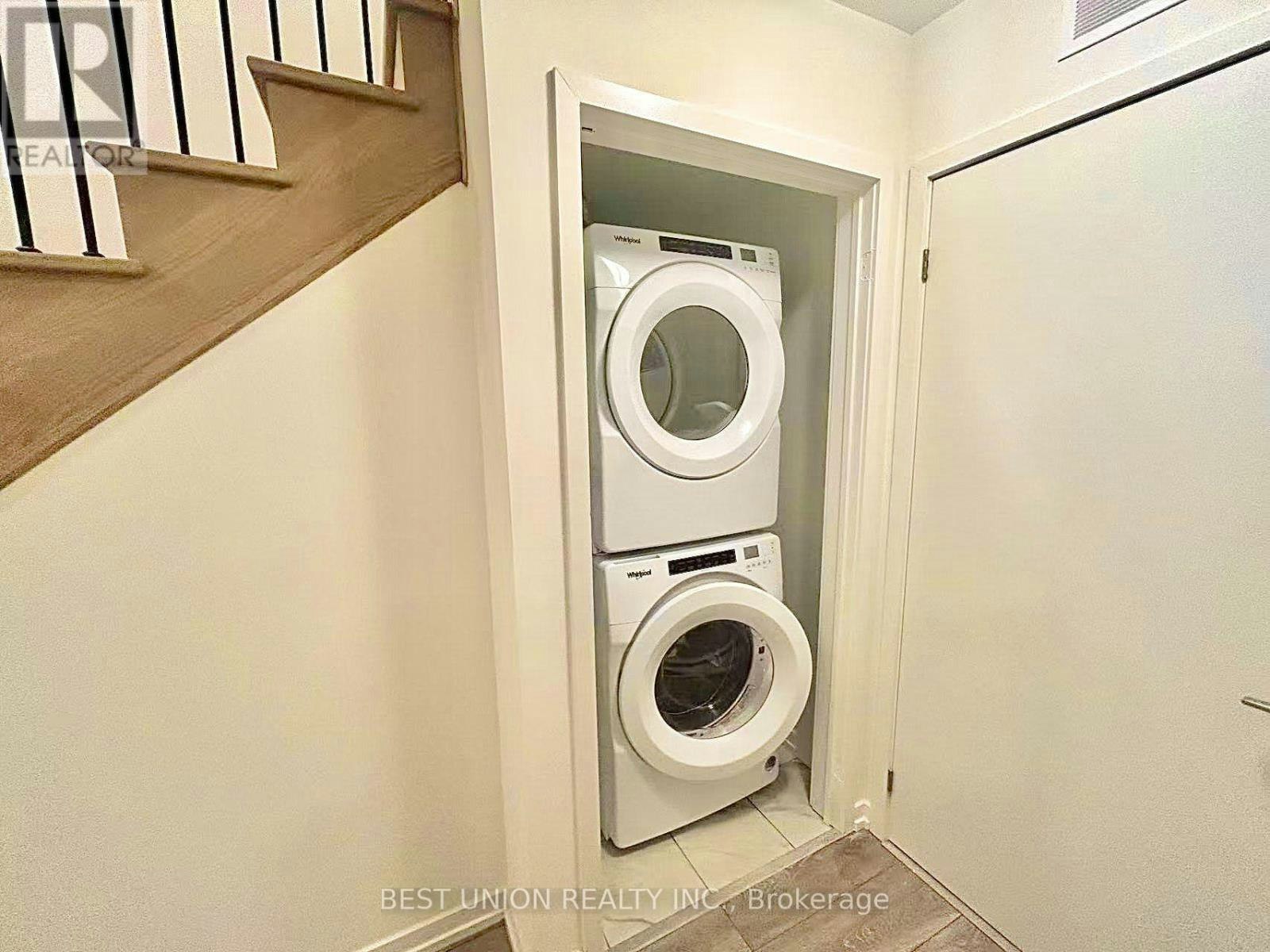 20-22 Lytham Green Circle, Newmarket, ON, L3Y 0H3 - 15