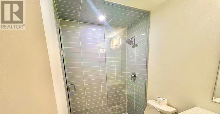 20-22 Lytham Green Circle, Newmarket, ON, L3Y 0H3 - 8