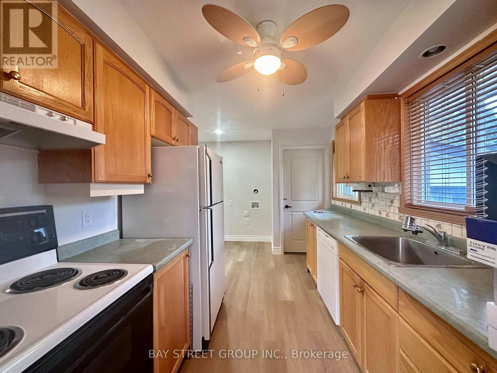 180 Rose Street, Barrie, ON, L4M 2T9 - 4