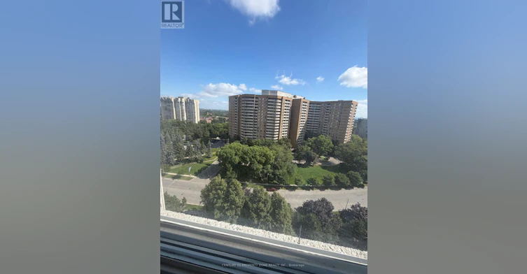 1501-3700 Kaneff Crescent, Mississauga, ON, L5A 4B8