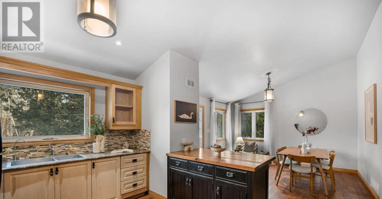 2619 Buckhorn Road, Smith-Ennismore-Lakefield, ON, K0L 2H0 - 12