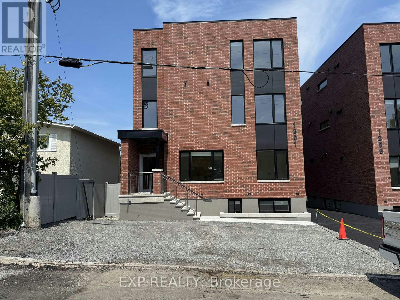 1-1301 Dorchester Avenue, Ottawa, ON, K1Z 8E8