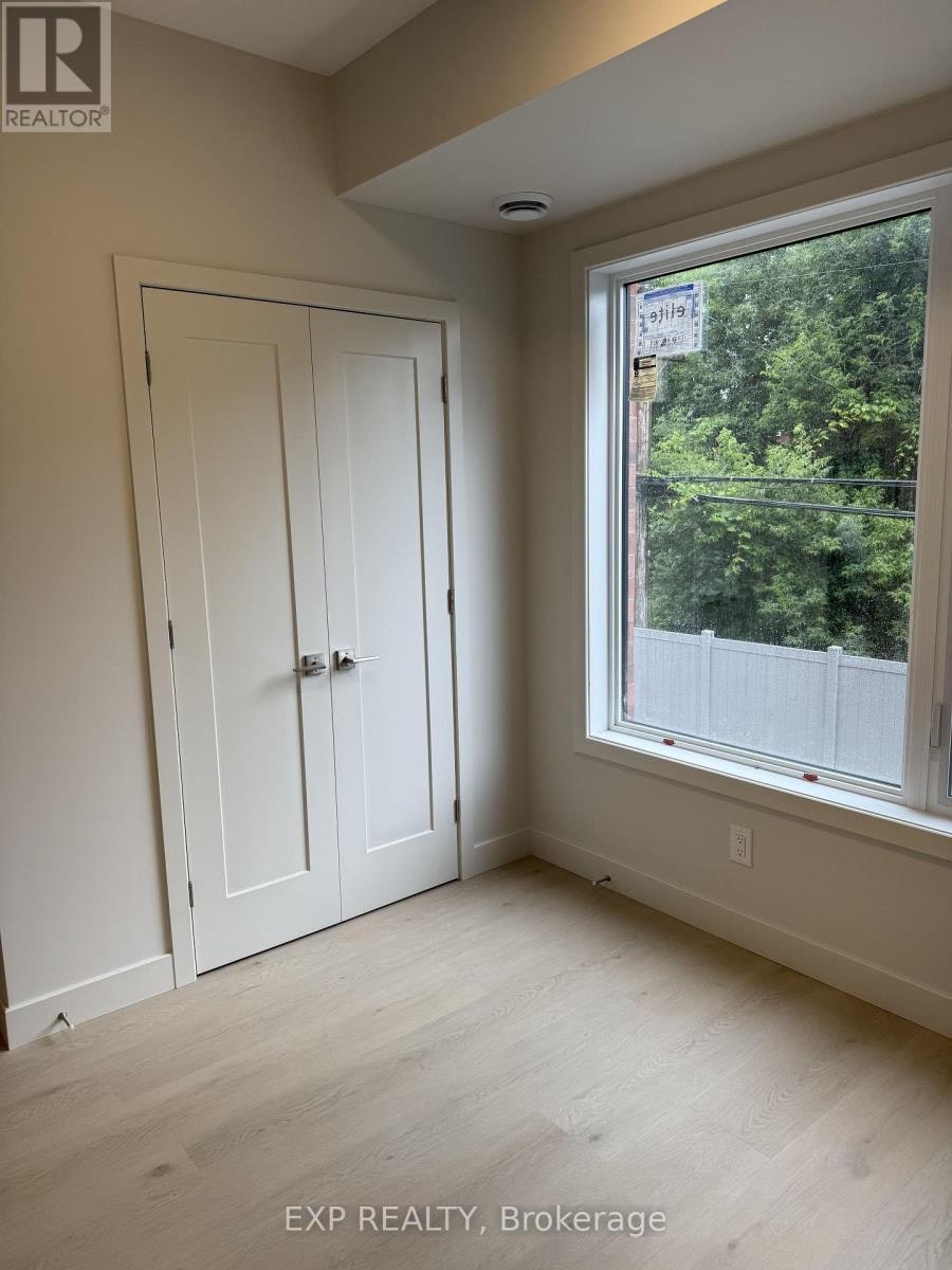 4-1301 Dorchester Avenue, Ottawa, ON, K1Z 8E8 - 7