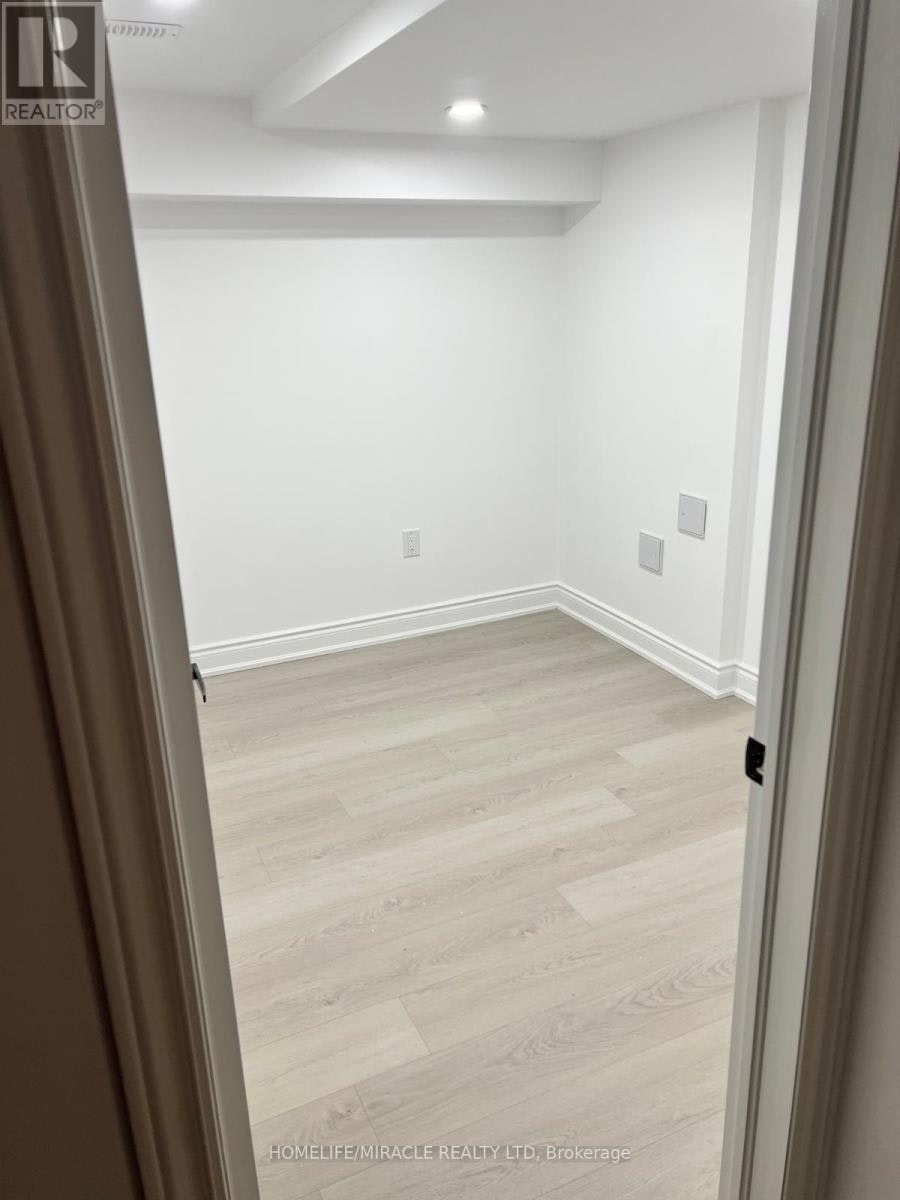 23 Aldenham Street, Brampton, ON, L6X 5S2 - 5