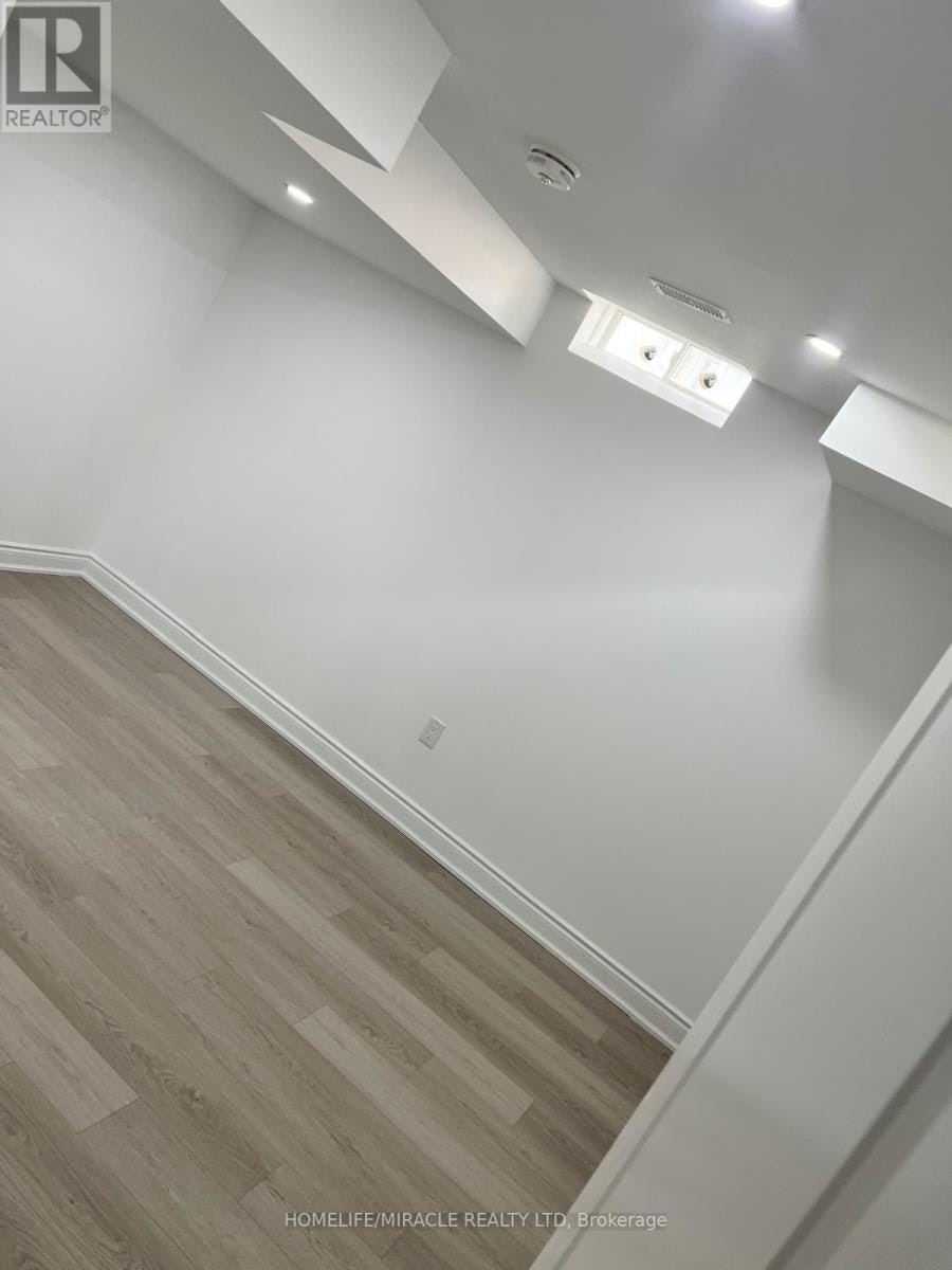 23 Aldenham Street, Brampton, ON, L6X 5S2 - 2