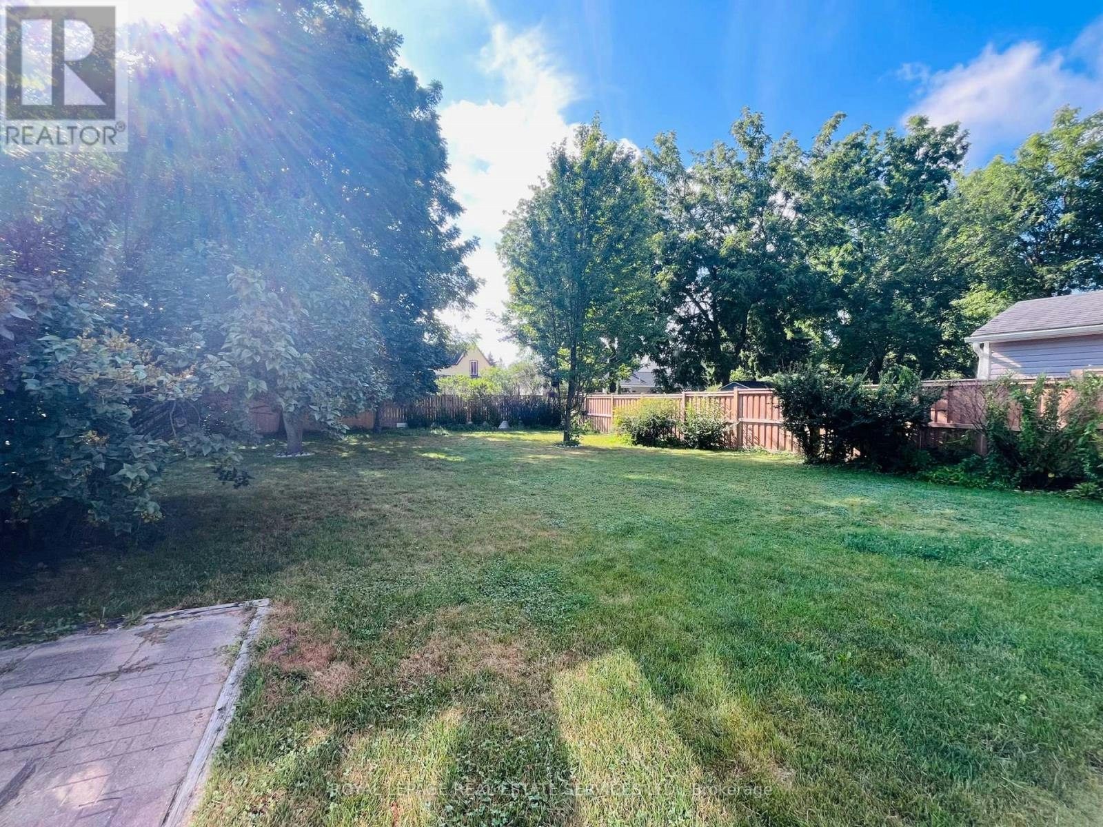 30 College Street, Halton Hills, ON, L7G 2N7 - 17