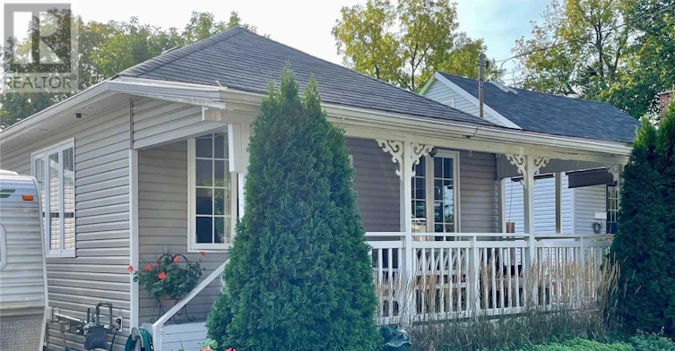 30 College Street, Halton Hills, ON, L7G 2N7 - 2