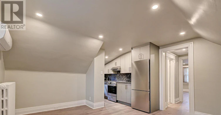 3-150 Medland Street, Toronto, ON, M6P 2N5 - 4