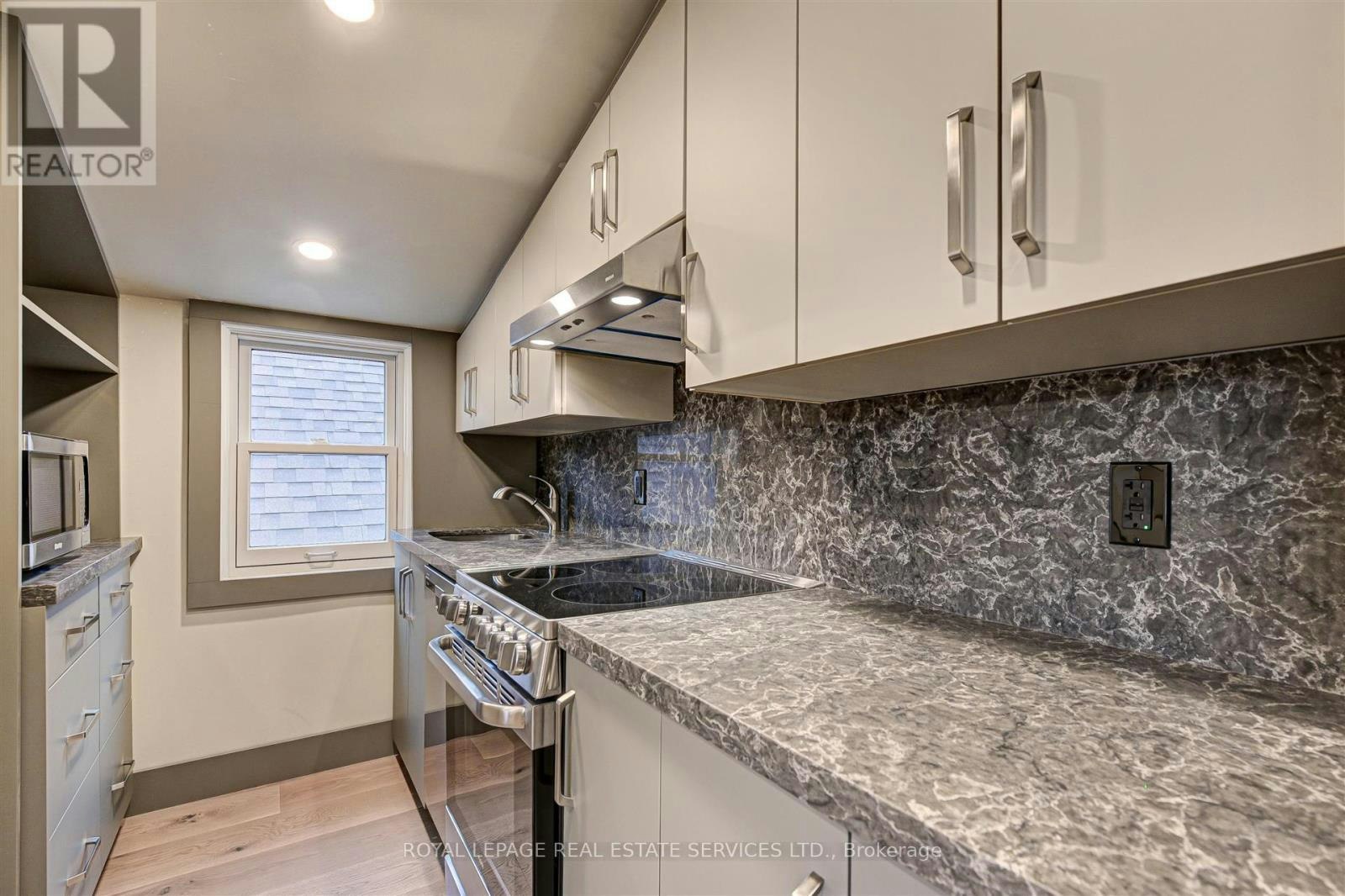 3-150 Medland Street, Toronto, ON, M6P 2N5 - 8