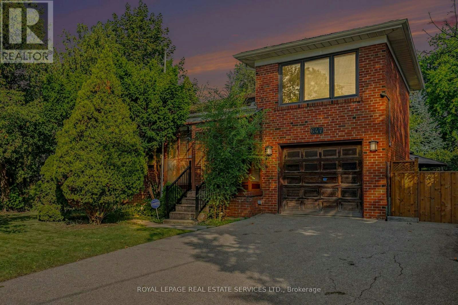 647 Burnhamthorpe Road, Toronto, ON, M9C 2Z1