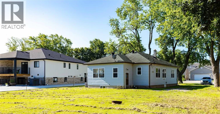 327 Bouffard, Lasalle, ON, N9J 1G3 - 2