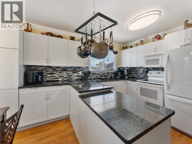 1240 Collison Road, Kelowna, BC, V1X 1K6 - 4