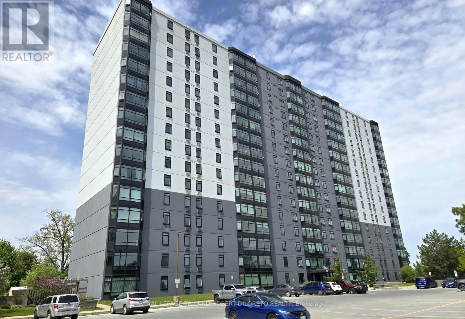 205-45 Pond Mills Road, London, ON, N5Z 4W5