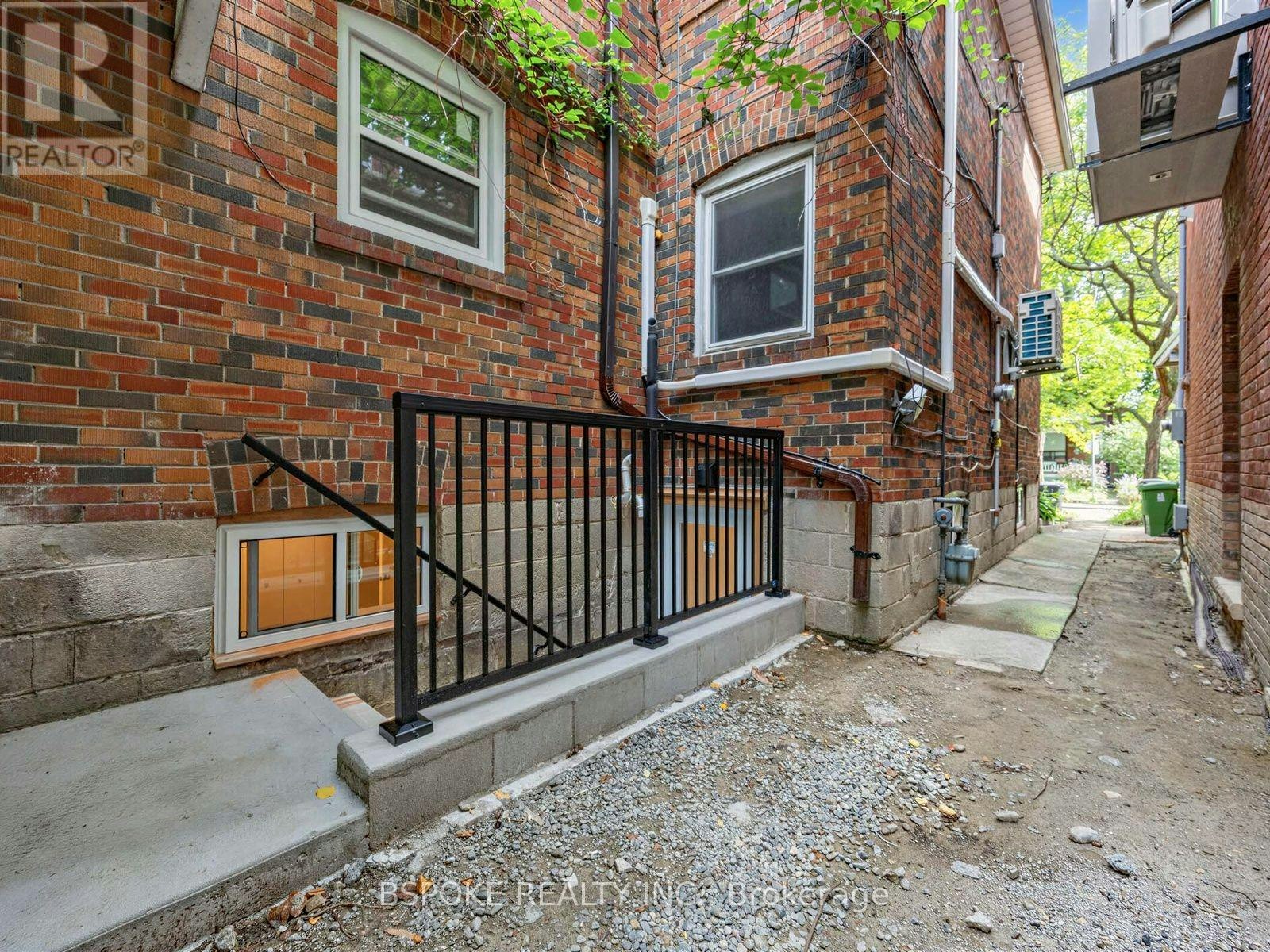 BSMT-112 Delaware Avenue, Toronto, ON, M6H 2T1 - 11