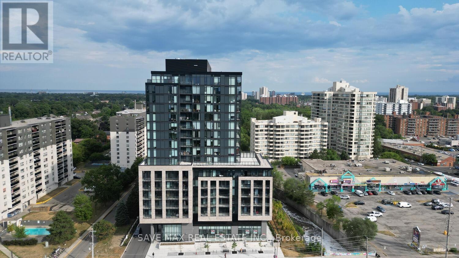 916-86 Dundas Street E, Mississauga, ON, L5A 1W4